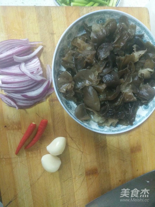 凉拌木耳的做法