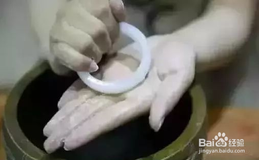 翡翠玉镯怎么选择圈口
