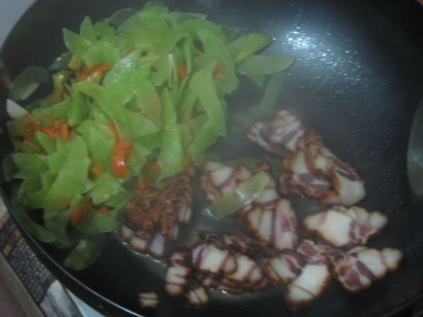 开胃莴笋炒腊肉