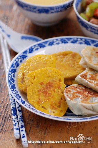 【煎饺+煎馒头片+凉拌花生米+玉米糊+香蕉】