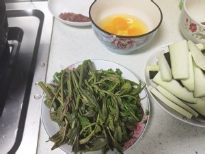 健康养生佳品香椿煎蛋的做法