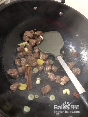牛肉炖土豆 !