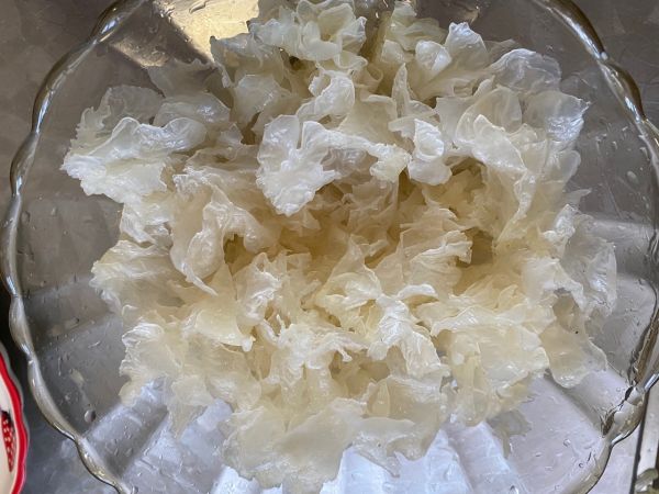 银耳羹美容又养颜