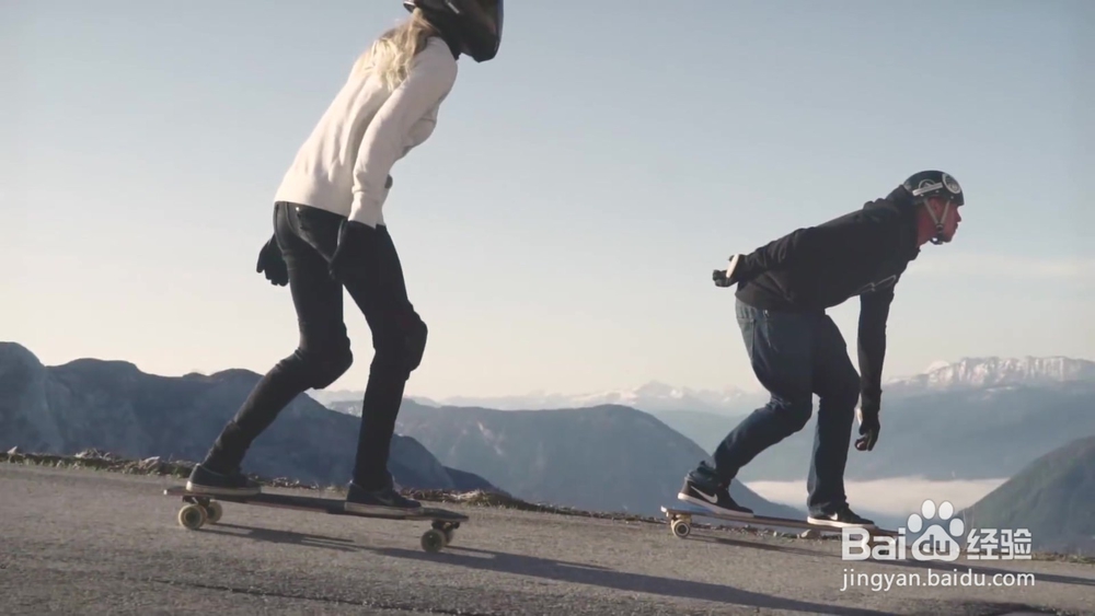 关于玩滑板时的正确姿势！