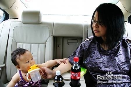 宝宝坐汽车的注意事项