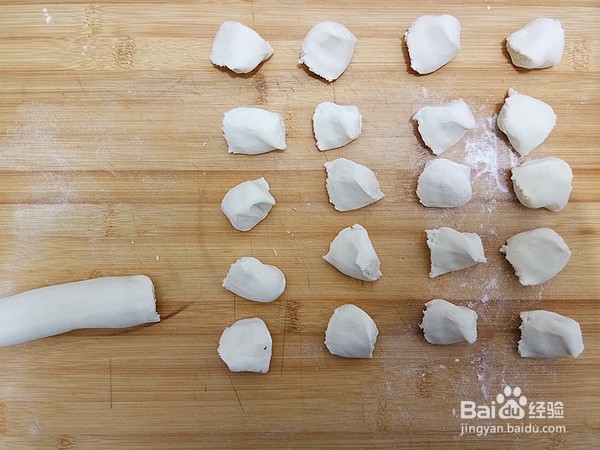 胡萝卜木耳鲜肉锅贴怎么做才好吃