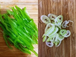 尖椒土豆丝的做法