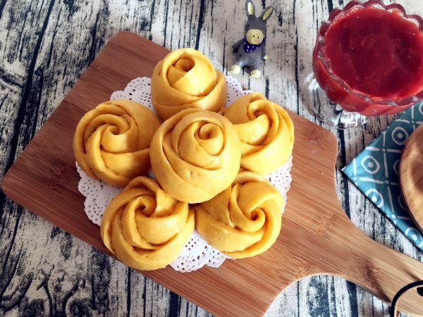 胡萝卜玫瑰花馒头