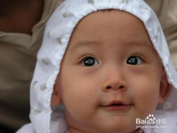 如何才能减少宝宝吐奶