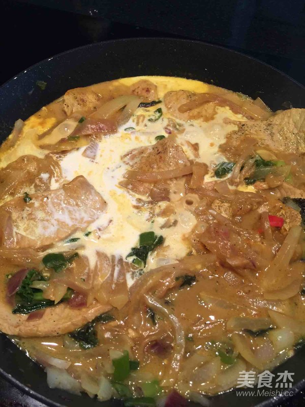 咖喱萝卜肉片饭