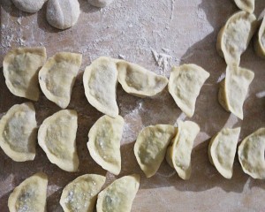 养生食补莴笋鸡蛋三鲜饺子的做法