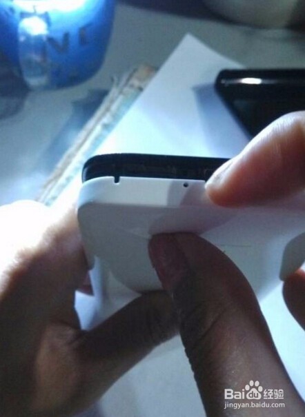 小米2S后盖怎么打开