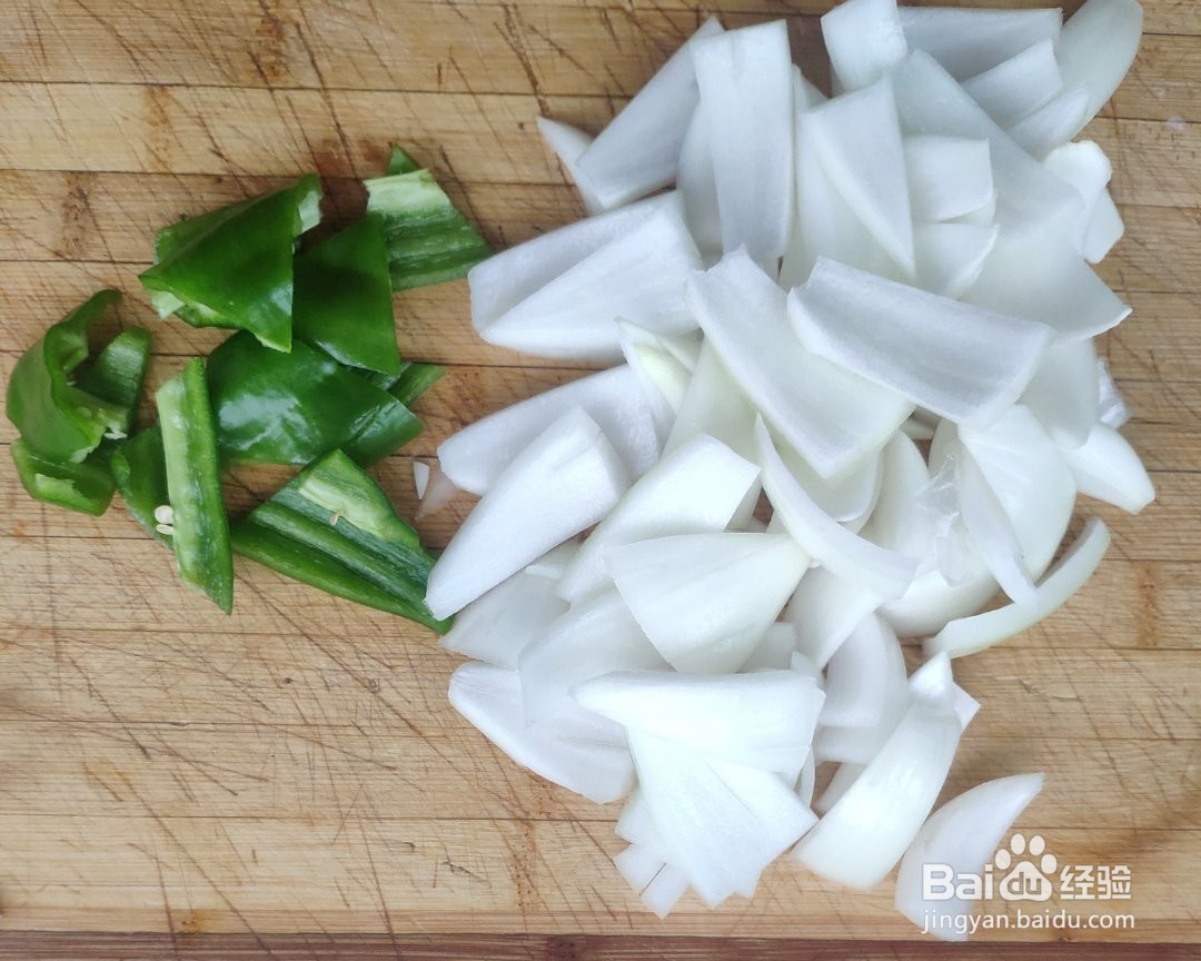 如何制作洋葱炒土豆片？