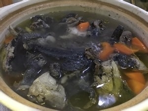 美食汤羹--乌鸡双菇汤