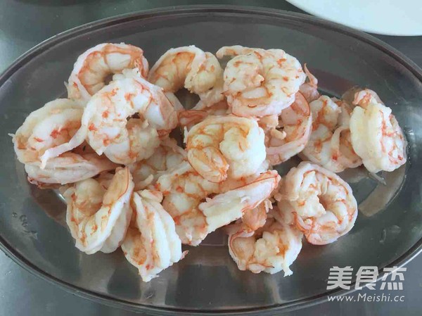 鲜虾谷缤纷的做法