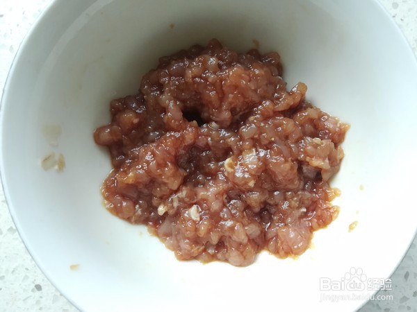 美味的肉末香干炒芹菜