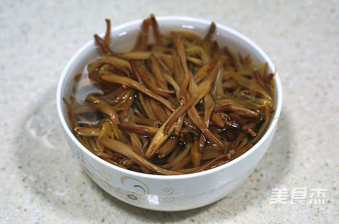 金针菜炖五花肉