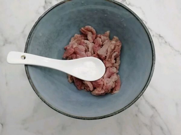 牛肉炒青蒜胡萝卜