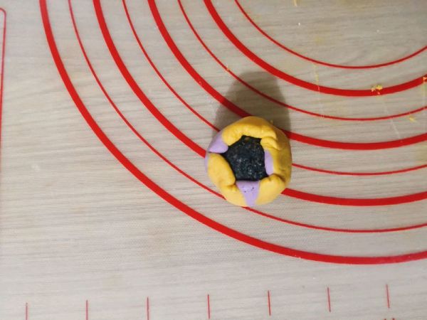 双色黑芝麻汤圆