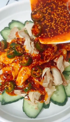 怎么做麻辣手撕鸡腿肉