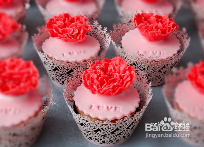 夕阳无限好--用翻糖康乃馨杯子蛋糕祝八十大寿