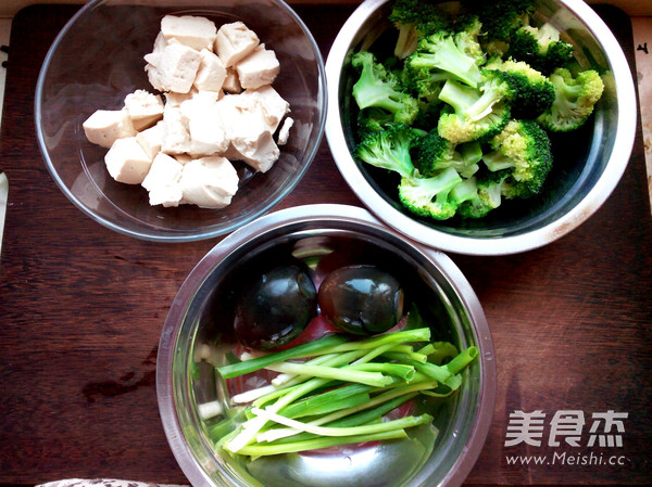皮蛋豆腐的做法