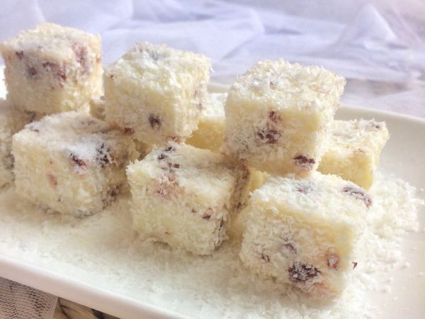 蔓越莓椰蓉牛奶小方