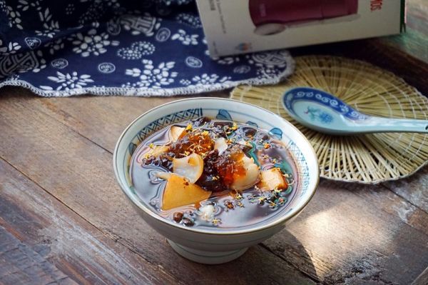 桃胶枸杞水果茶