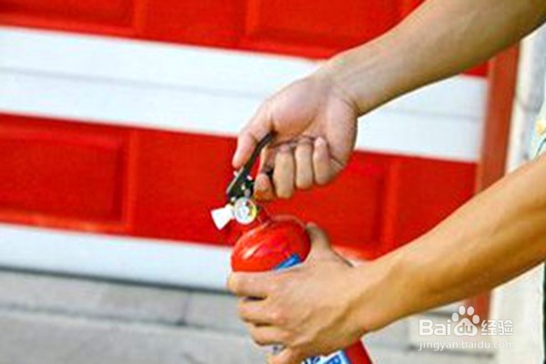 使用干粉ABC灭火器的注意事项有哪些？