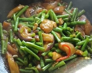 食补养生下饭菜茄子炒豆角
