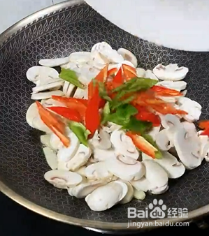如何做鲜香美味的素炒蘑菇?