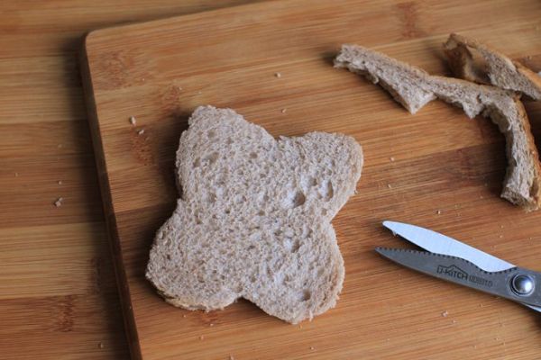 鱼子酱脆皮鹌鹑蛋吐司花杯