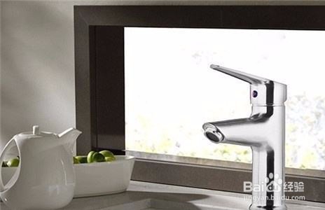 洗手盆软连接头锈死怎么办