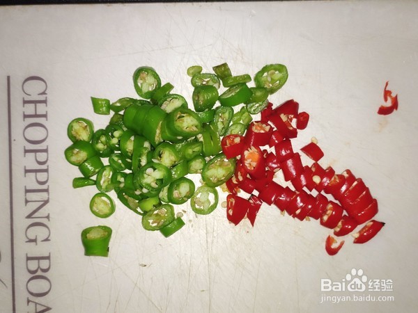 小米辣鸡腿拌
