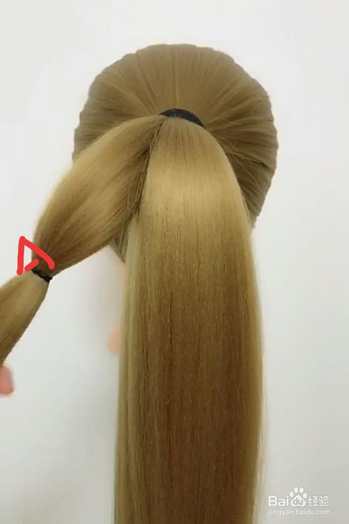 如何在头发上编双蝴蝶结