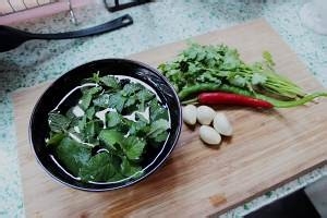 怎么做越式鲜虾木耳粉丝沙拉