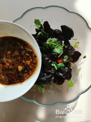 非常好吃简单的凉拌木耳