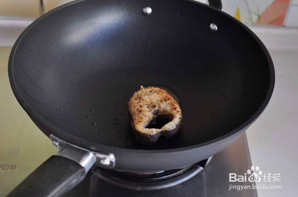 烤鱼的新做法：法式香草烤鱼，在家也能轻松搞定