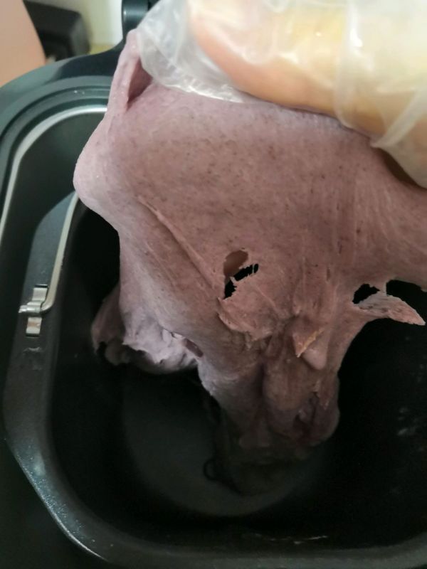 紫薯麻薯肉松软欧包