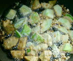 如何在家制作茄汁烩茄子