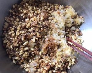 酸菜饺子的做法