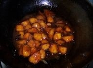 素菜荤吃的红烧土豆