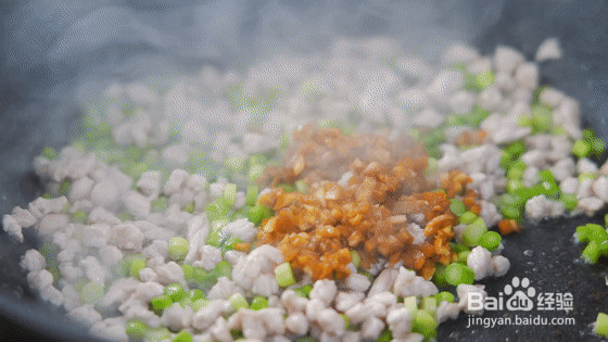 蒜香酱油炒饭的做法