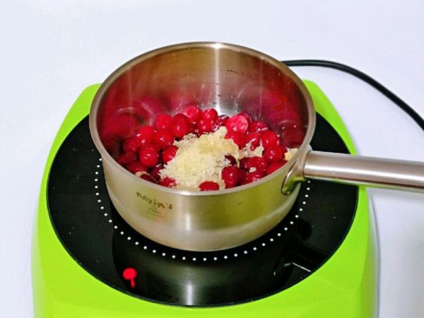 自制蔓越莓果酱酸奶