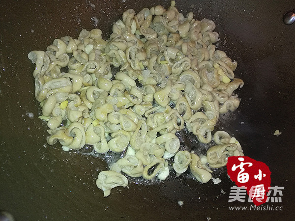 青椒芹菜爆大肠