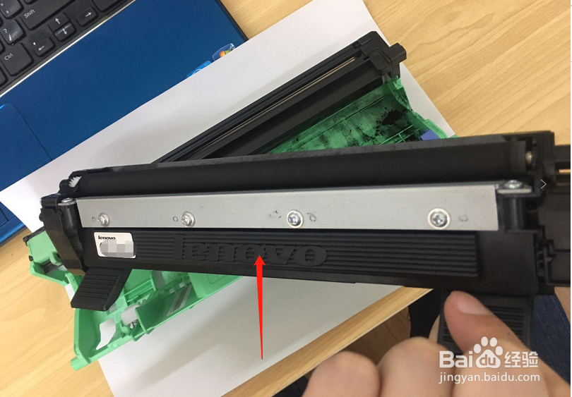 联想M7206如何卸下粉盒