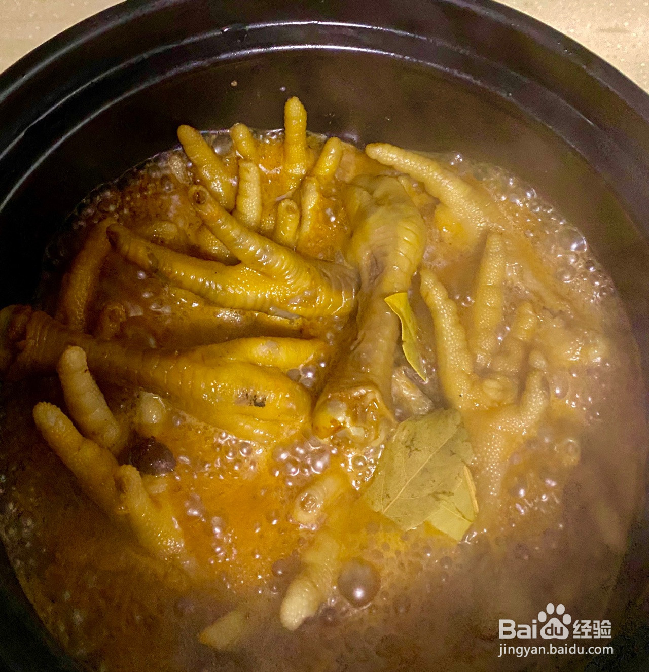 砂锅鸡爪的做法