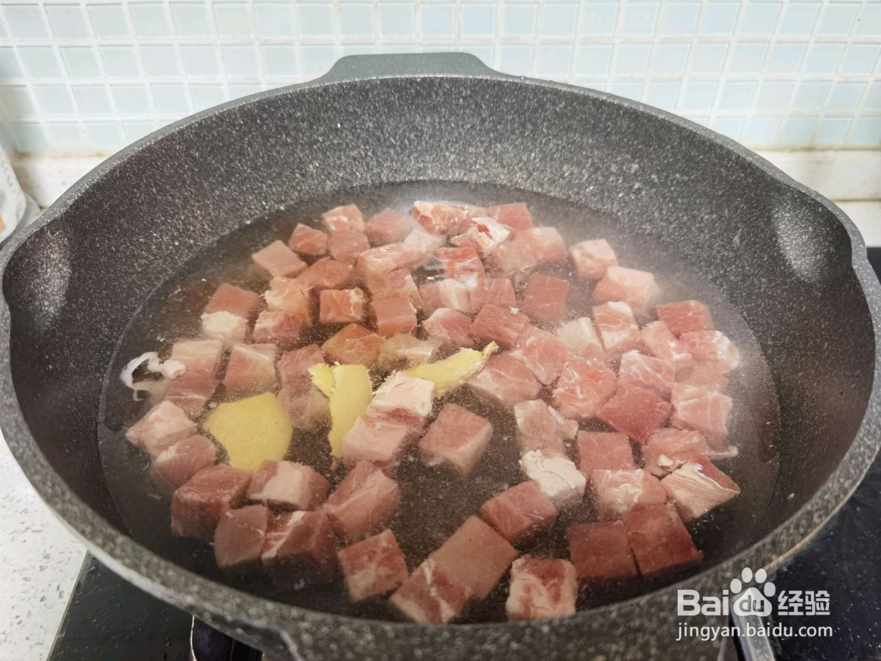 乱炖萝卜牛腩的做法