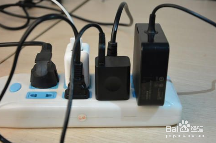 不打孔如何把插排固定在墙上