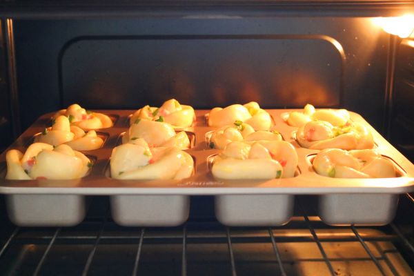 香肠沙拉玫瑰花面包